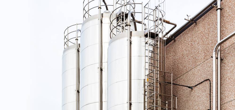 Silo à farine près de Occitanie